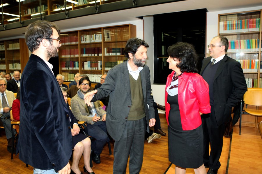 Annamaria Rufino co Massimo Cacciari. A sinistra il figlio Giuseppe.